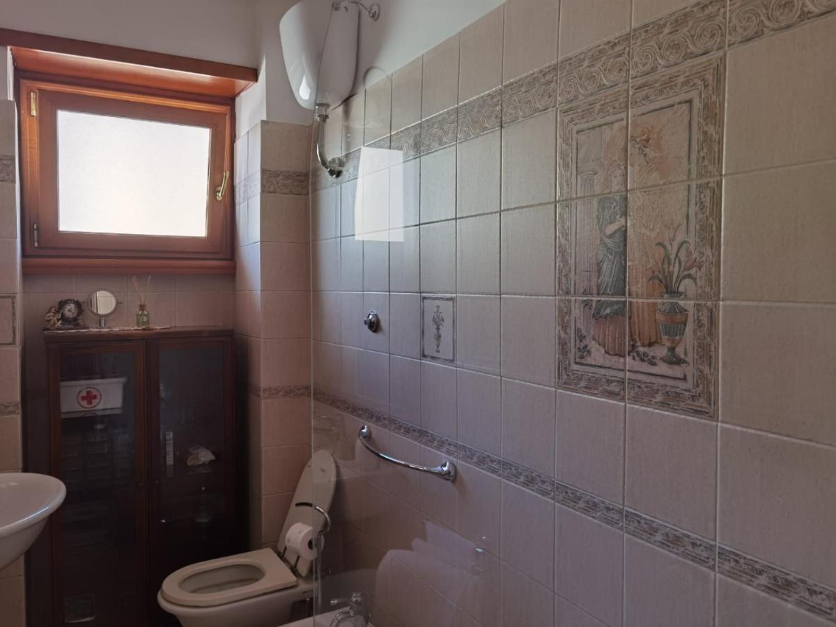 Appartamento Per Turisti E Famiglie Roma Exterior photo