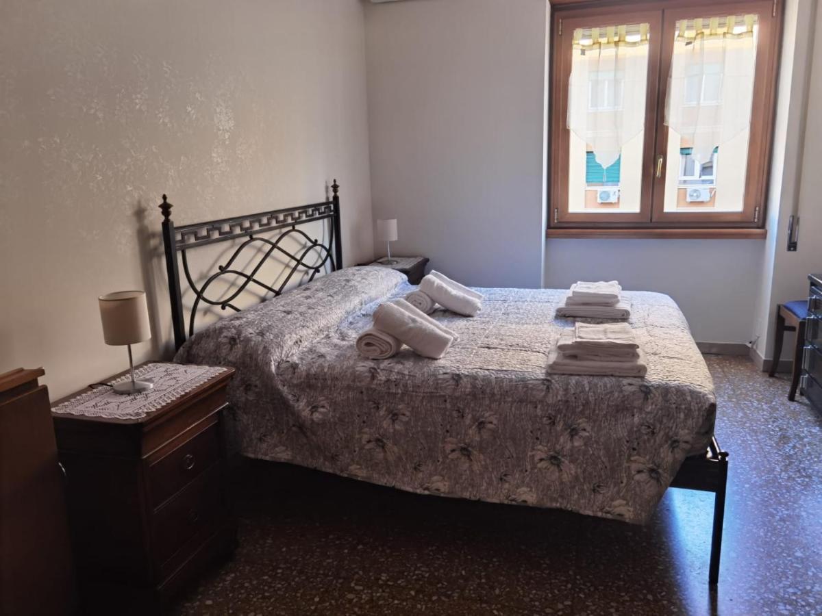 Appartamento Per Turisti E Famiglie Roma Exterior photo