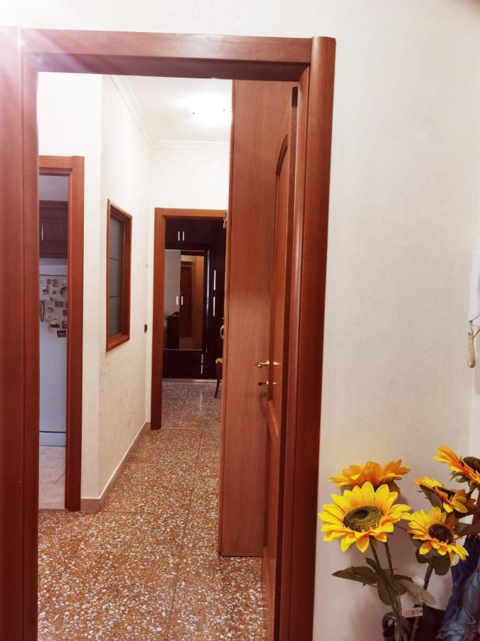 Appartamento Per Turisti E Famiglie Roma Exterior photo